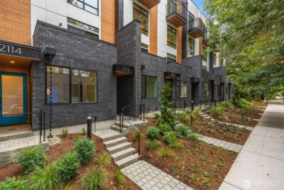 2110 1st Avenue N, Seattle, WA 98109 - Photo 2