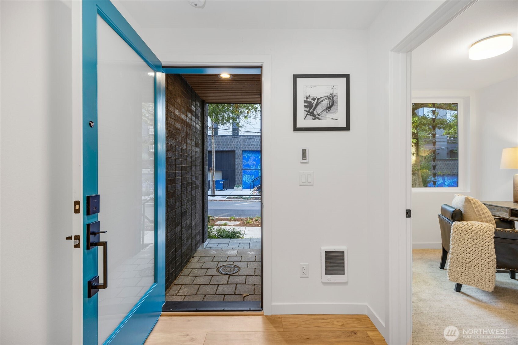 2110 1st Avenue N, Seattle, WA 98109