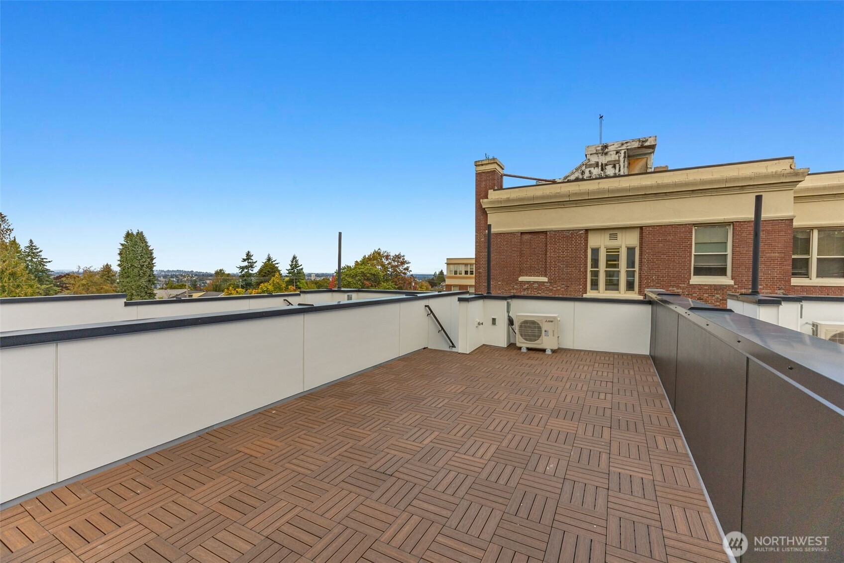 2110 1st Avenue N, Seattle, WA 98109