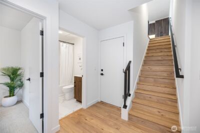 2110 1st Avenue N, Seattle, WA 98109 - Photo 4