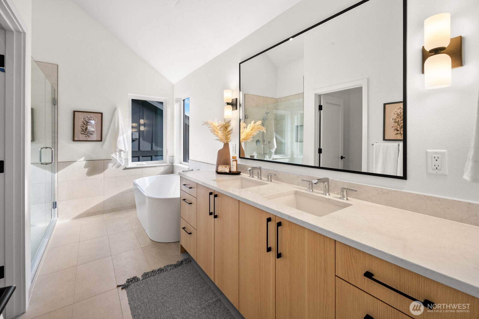 2851 NW 70th Street , Seattle, WA 98117