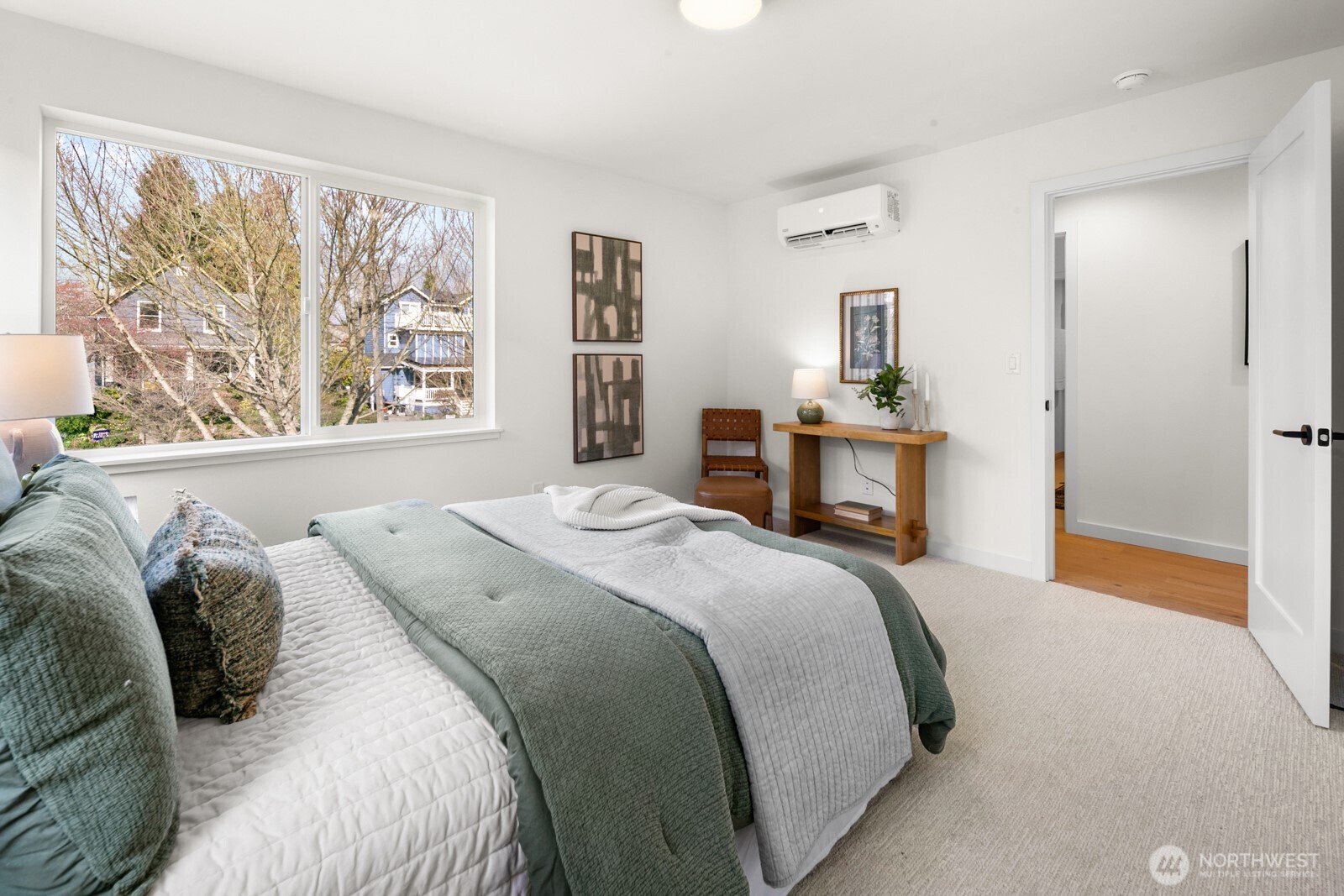 2851 NW 70th Street , Seattle, WA 98117