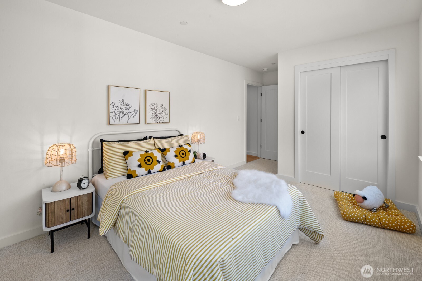 2851 NW 70th Street , Seattle, WA 98117