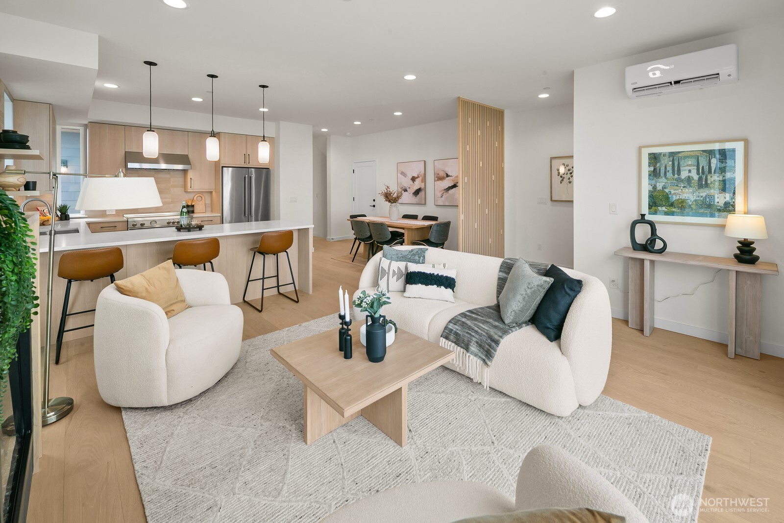 2851 NW 70th Street , Seattle, WA 98117