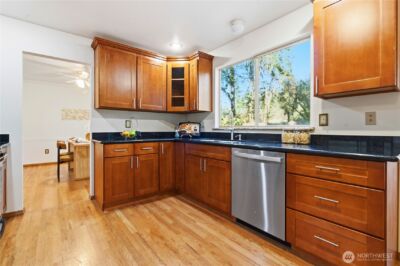 13010 NE 103rd Place , Kirkland, WA 98033 - Photo 8