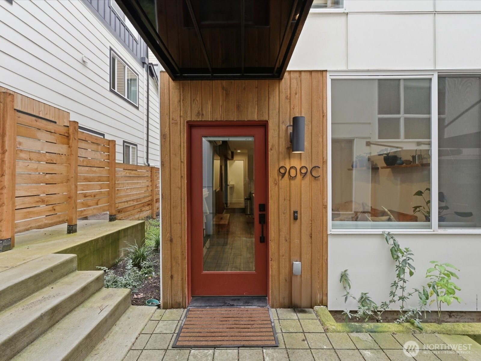 909 Hiawatha Place S #C, Seattle, WA 98144