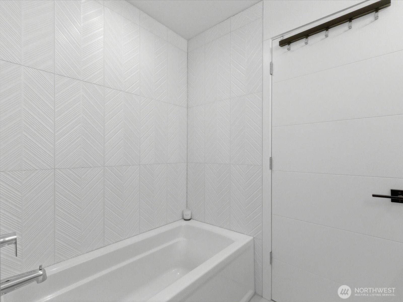 909 Hiawatha Place S #C, Seattle, WA 98144