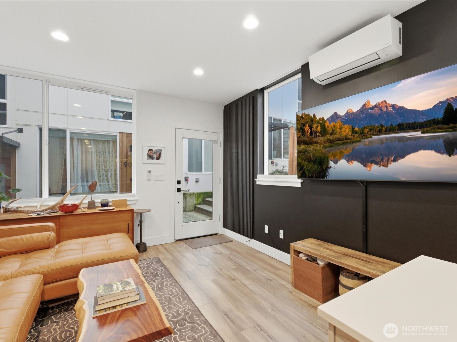 909 Hiawatha Place S #C, Seattle, WA 98144