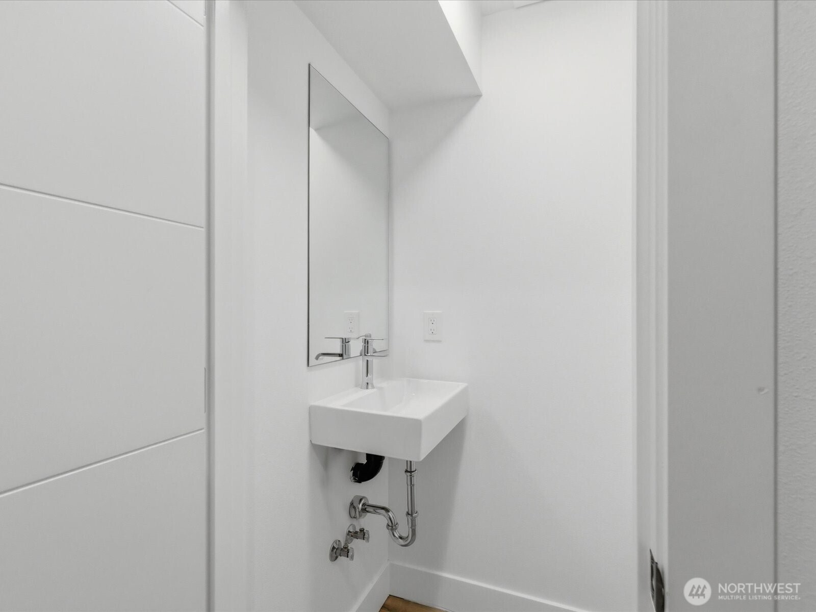 909 Hiawatha Place S #C, Seattle, WA 98144