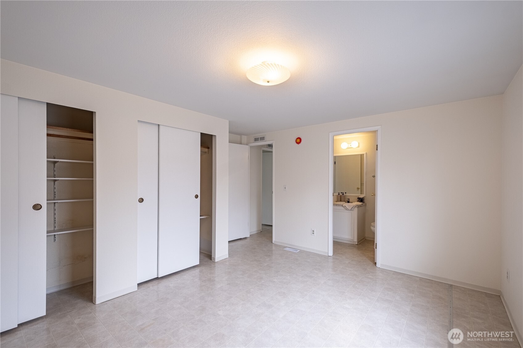 4958 Wheel Drive , Langley, WA 98260