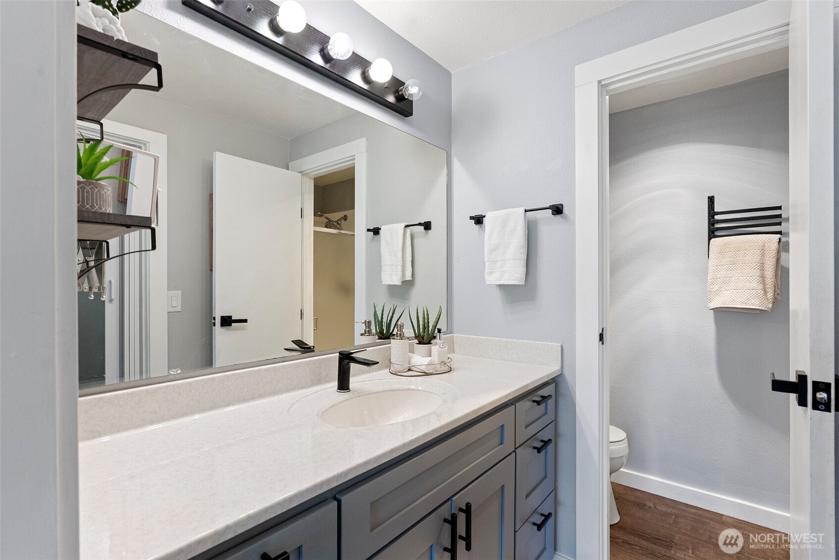 3330 Narrows View Lane NE #201, Bremerton, WA 98310