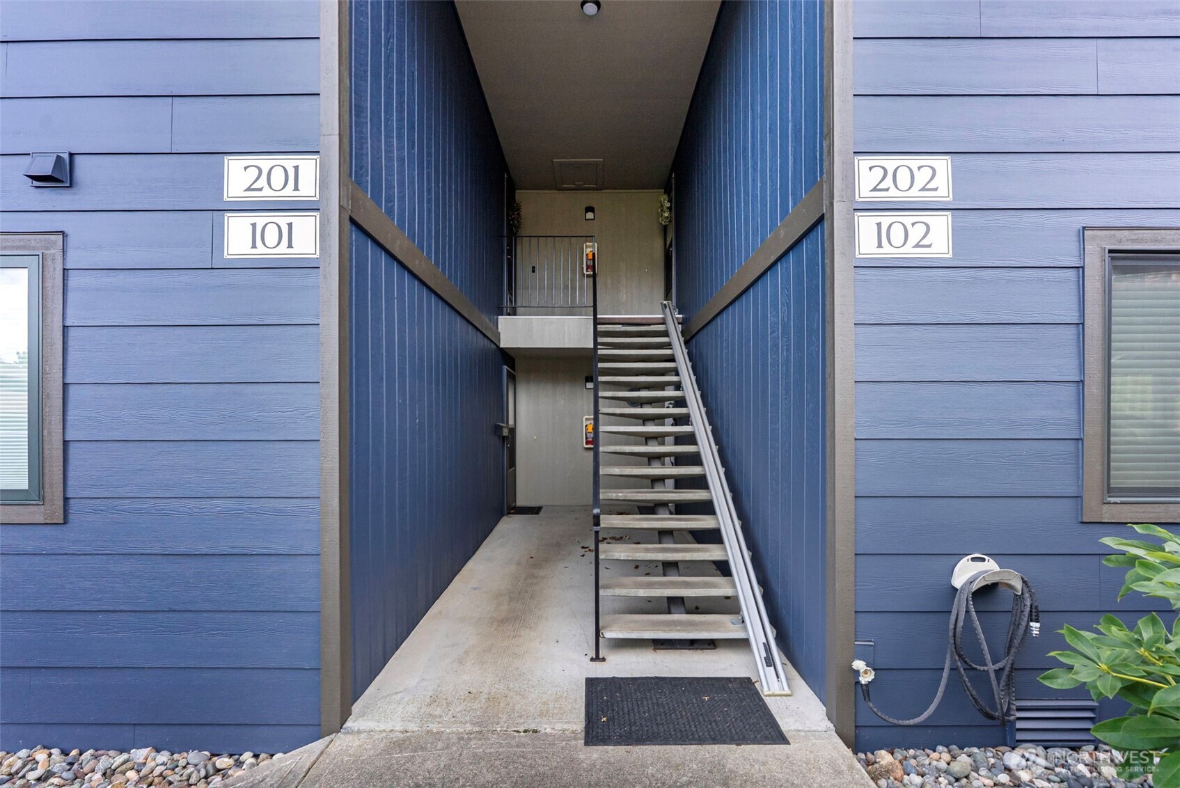 3330 Narrows View Lane NE #201, Bremerton, WA 98310