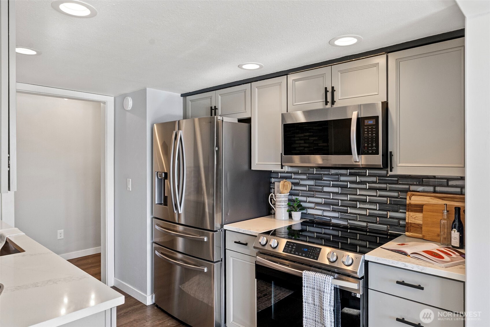 3330 Narrows View Lane NE #201, Bremerton, WA 98310