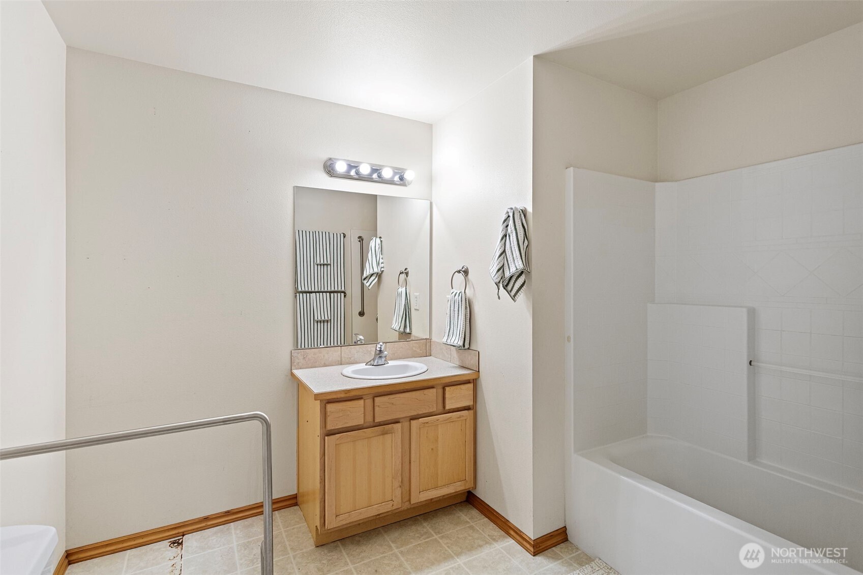 238 Prince Ave #102, Bellingham, WA 98226