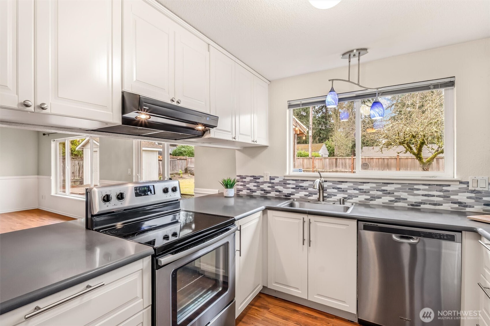 2611 NE 23rd Place , Renton, WA 98056