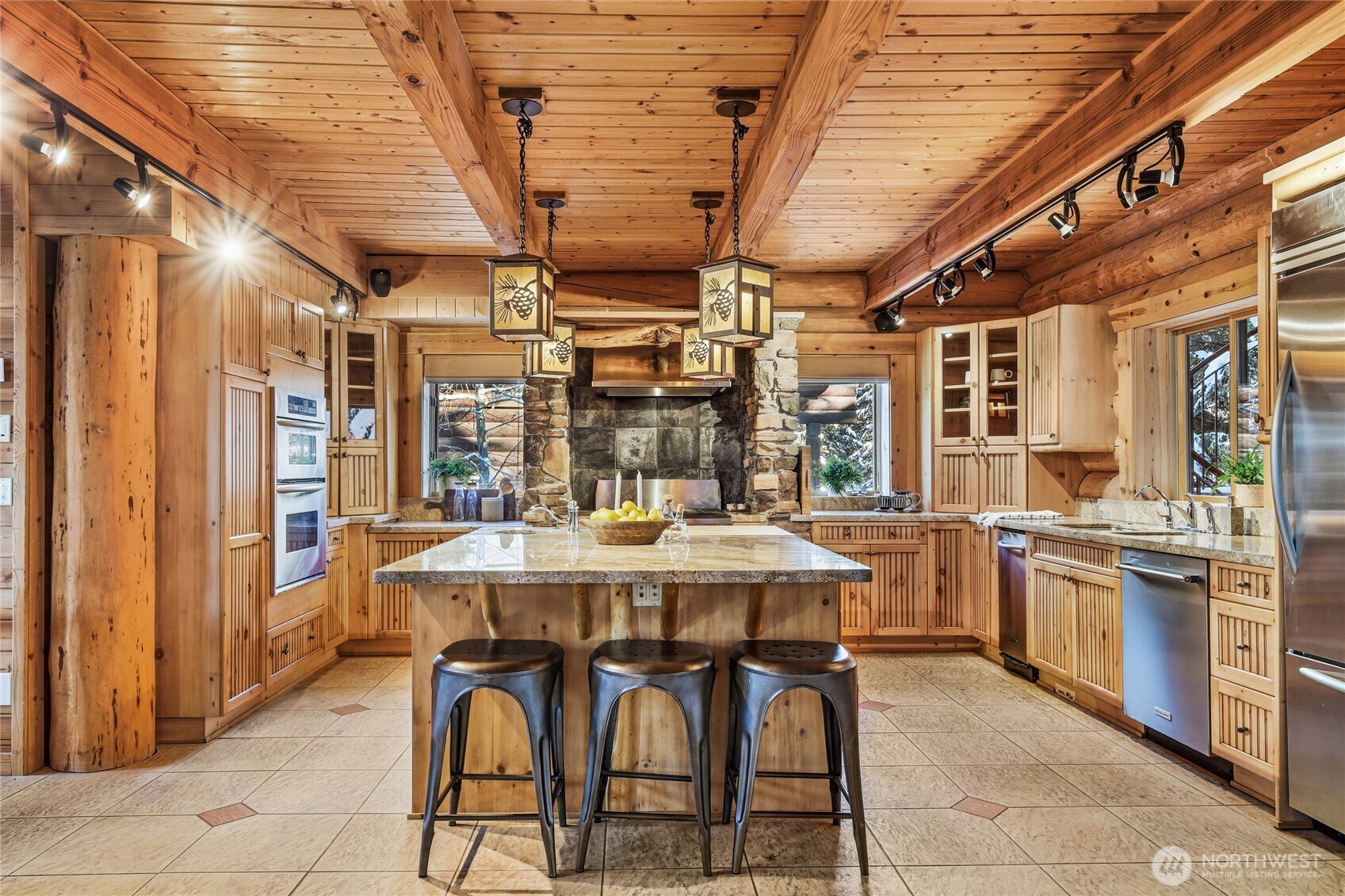 10 Summit Way , Snoqualmie Pass, WA 98068