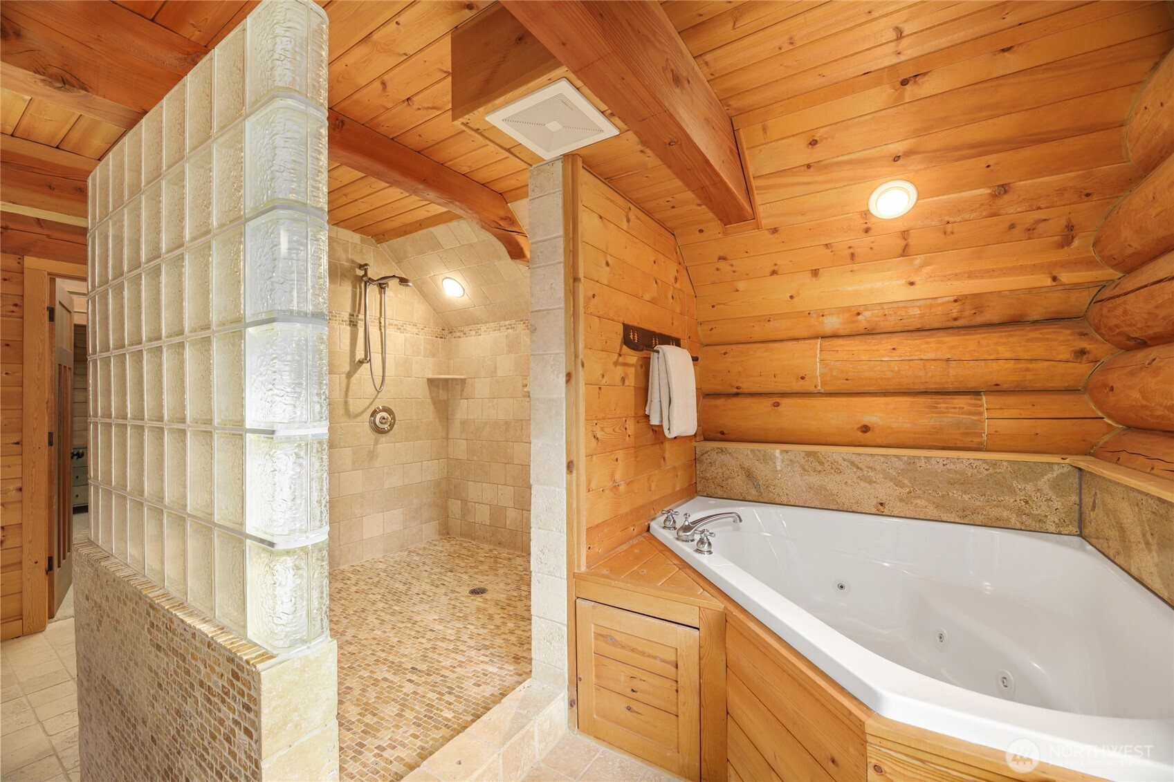 10 Summit Way , Snoqualmie Pass, WA 98068