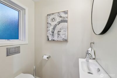 10331 NE 19th Place , Bellevue, WA 98004 - Photo 17