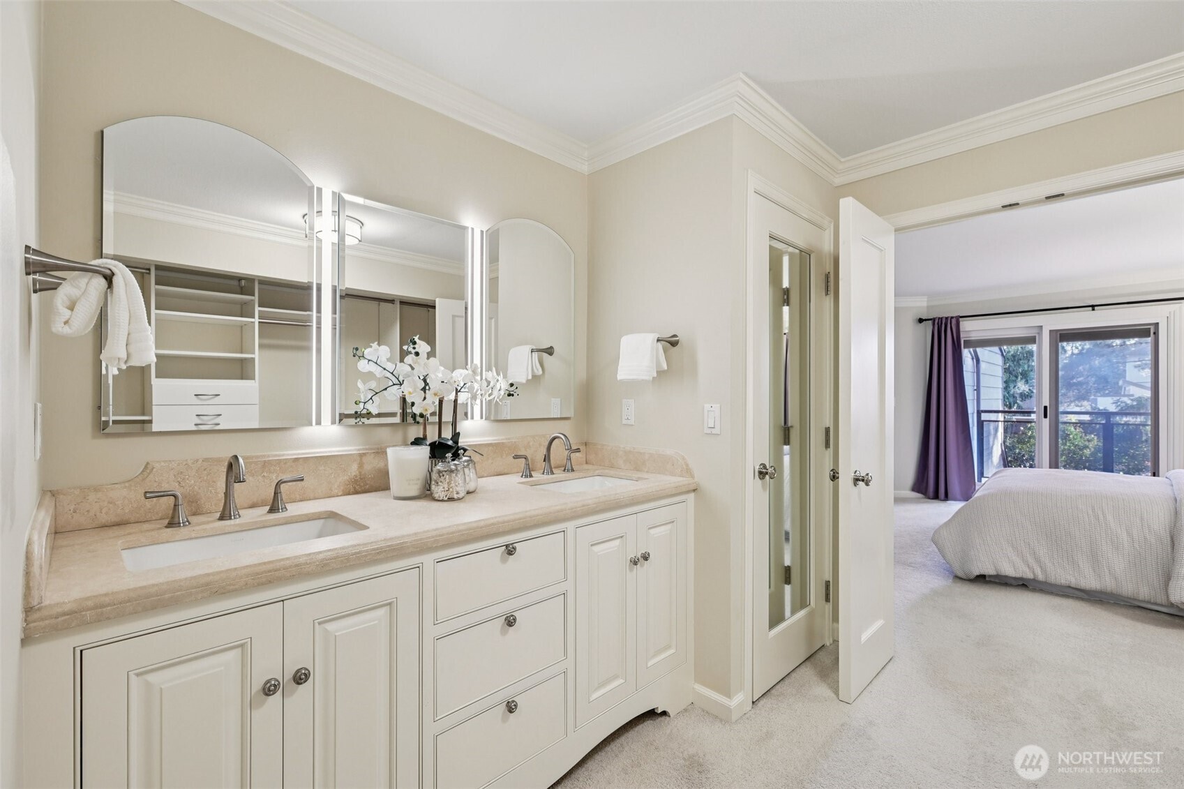 10331 NE 19th Place , Bellevue, WA 98004