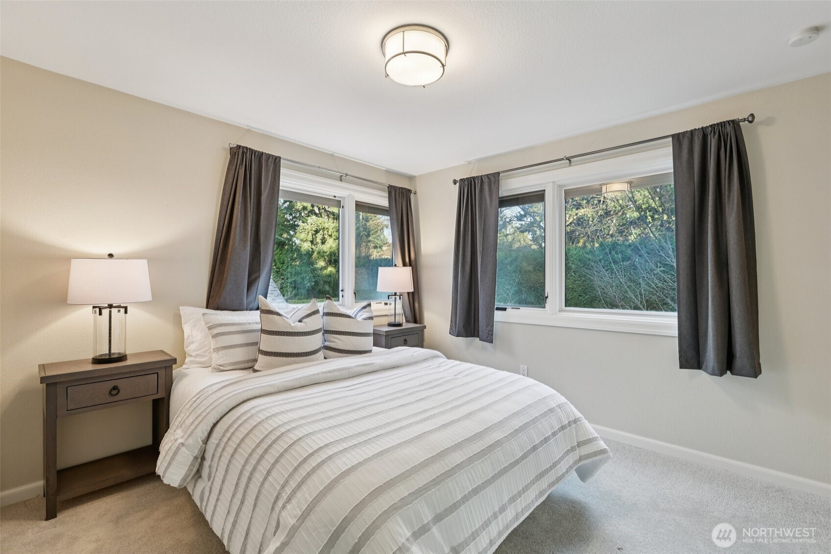 10331 NE 19th Place , Bellevue, WA 98004