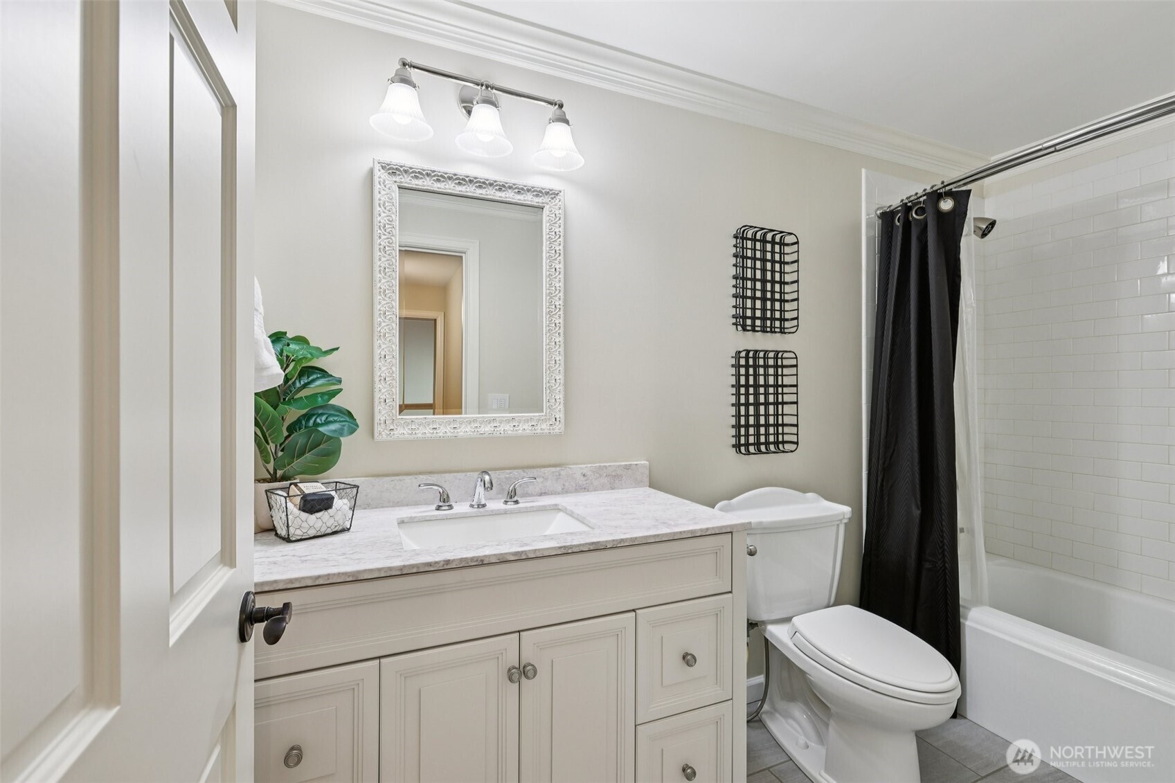 10331 NE 19th Place , Bellevue, WA 98004