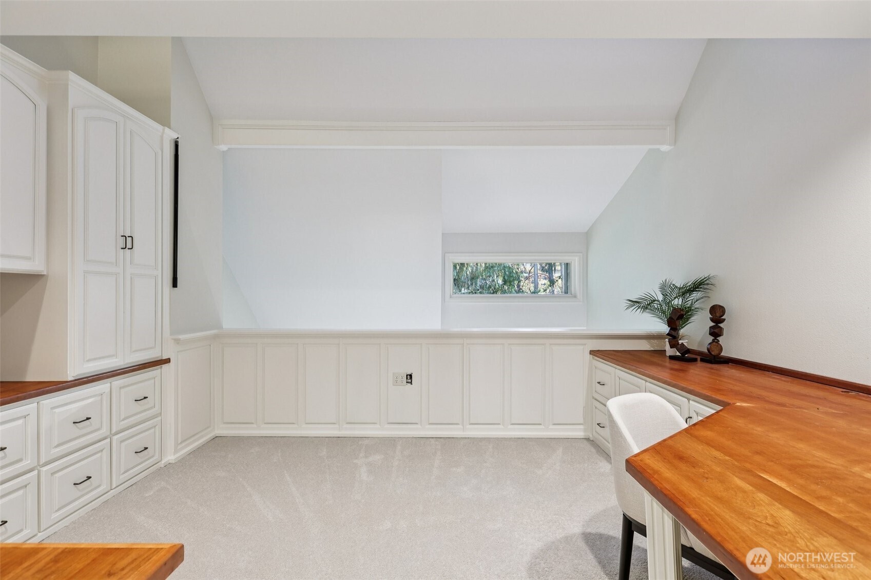 10331 NE 19th Place , Bellevue, WA 98004