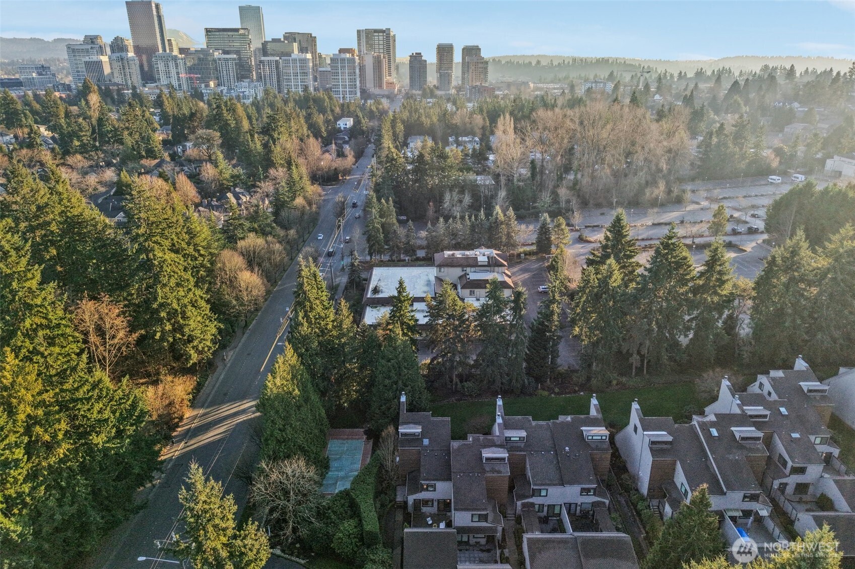 10331 NE 19th Place , Bellevue, WA 98004