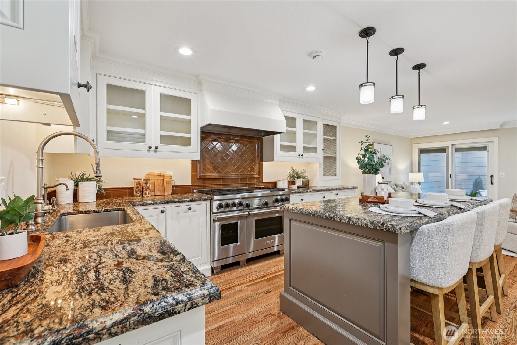 10331 NE 19th Place , Bellevue, WA 98004