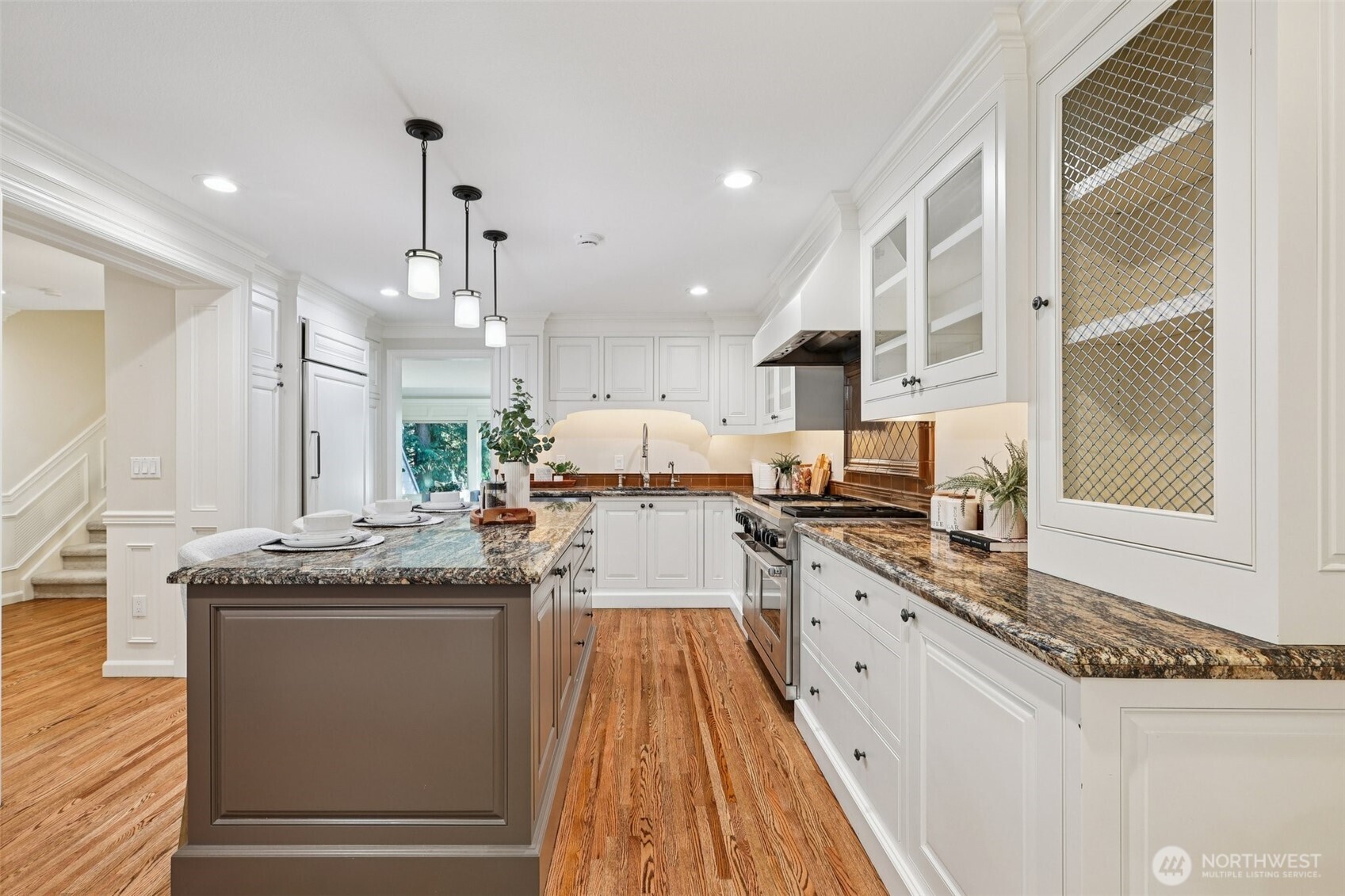 10331 NE 19th Place , Bellevue, WA 98004