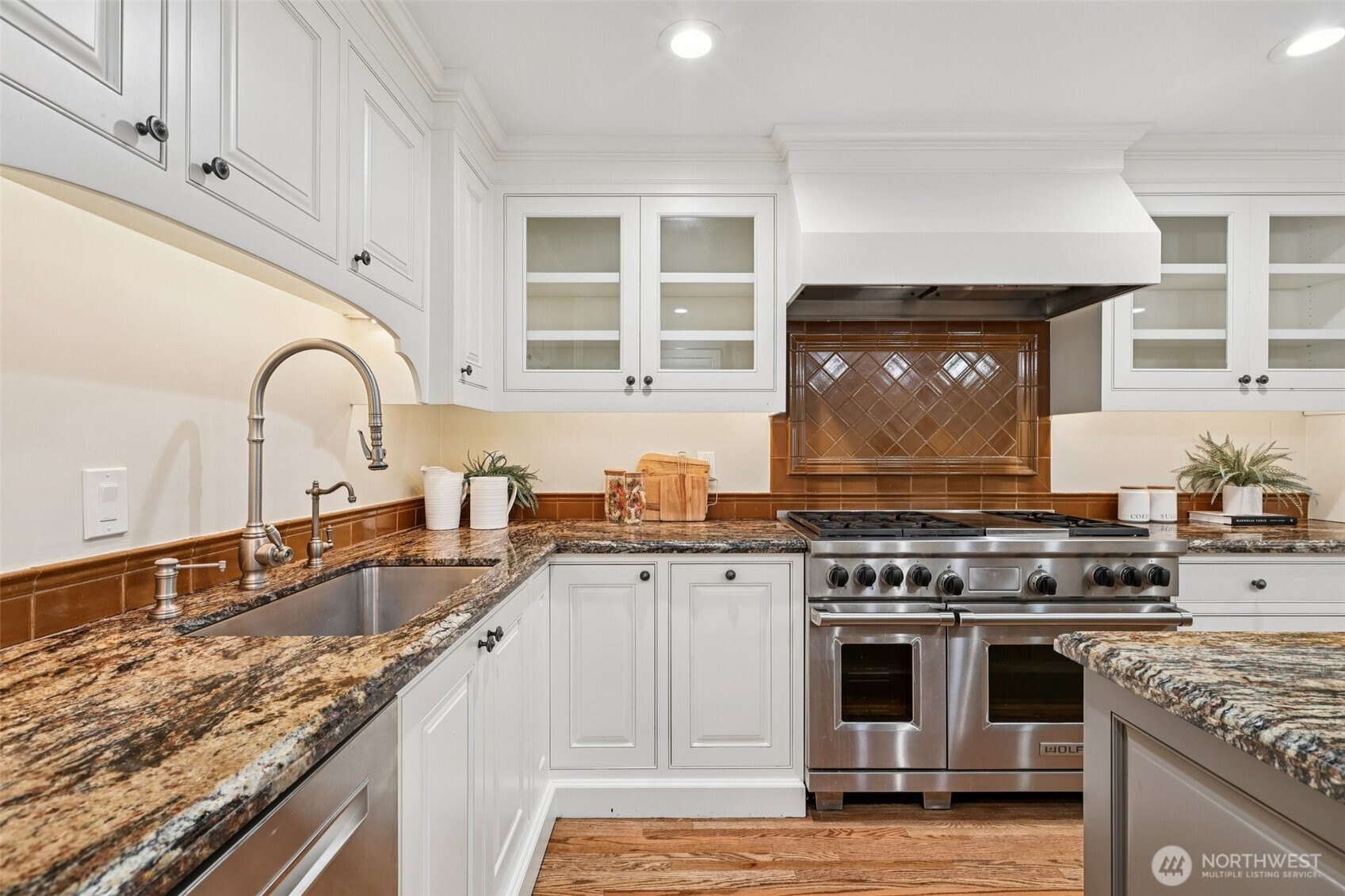 10331 NE 19th Place , Bellevue, WA 98004