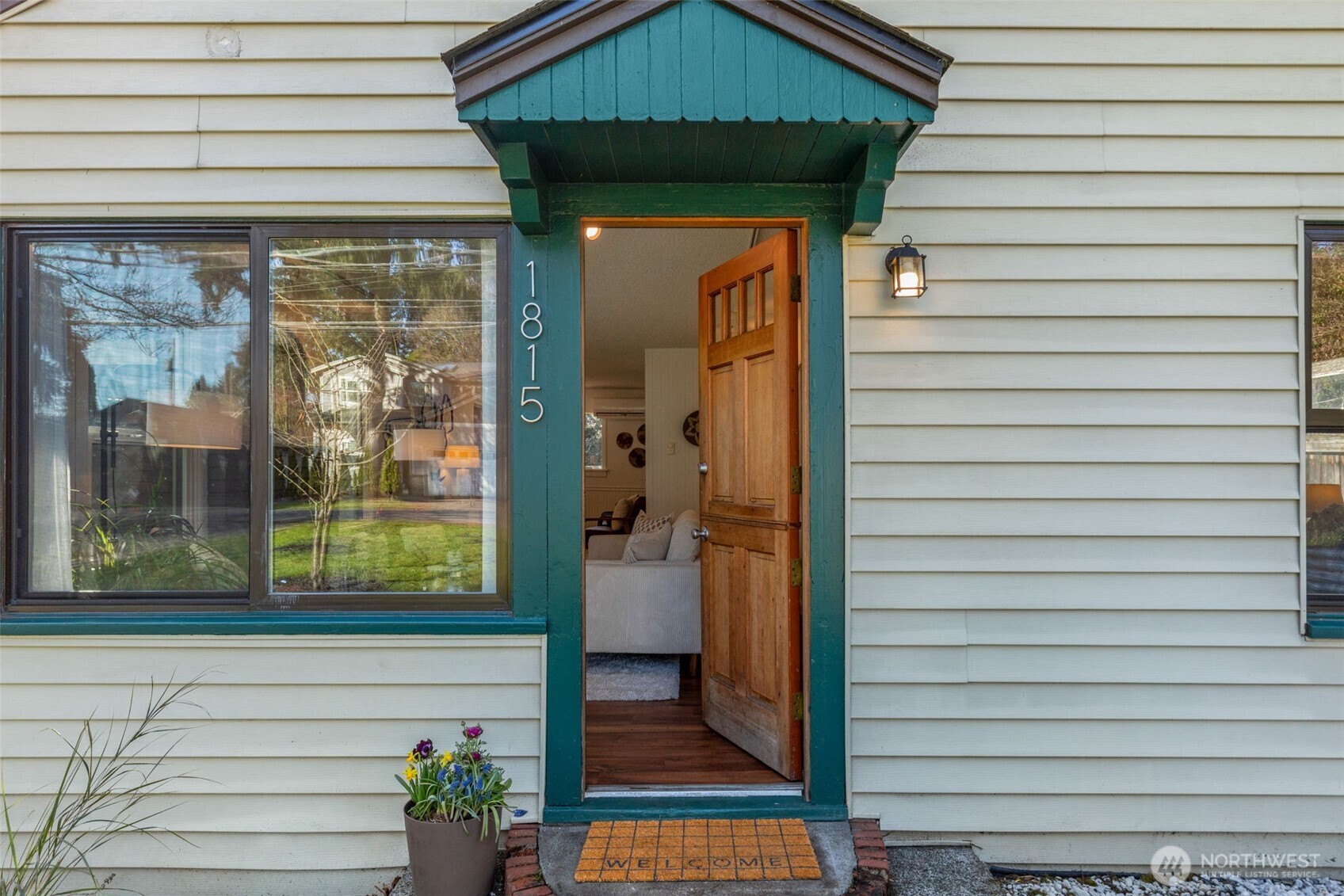 1815 N 137th Street , Seattle, WA 98133