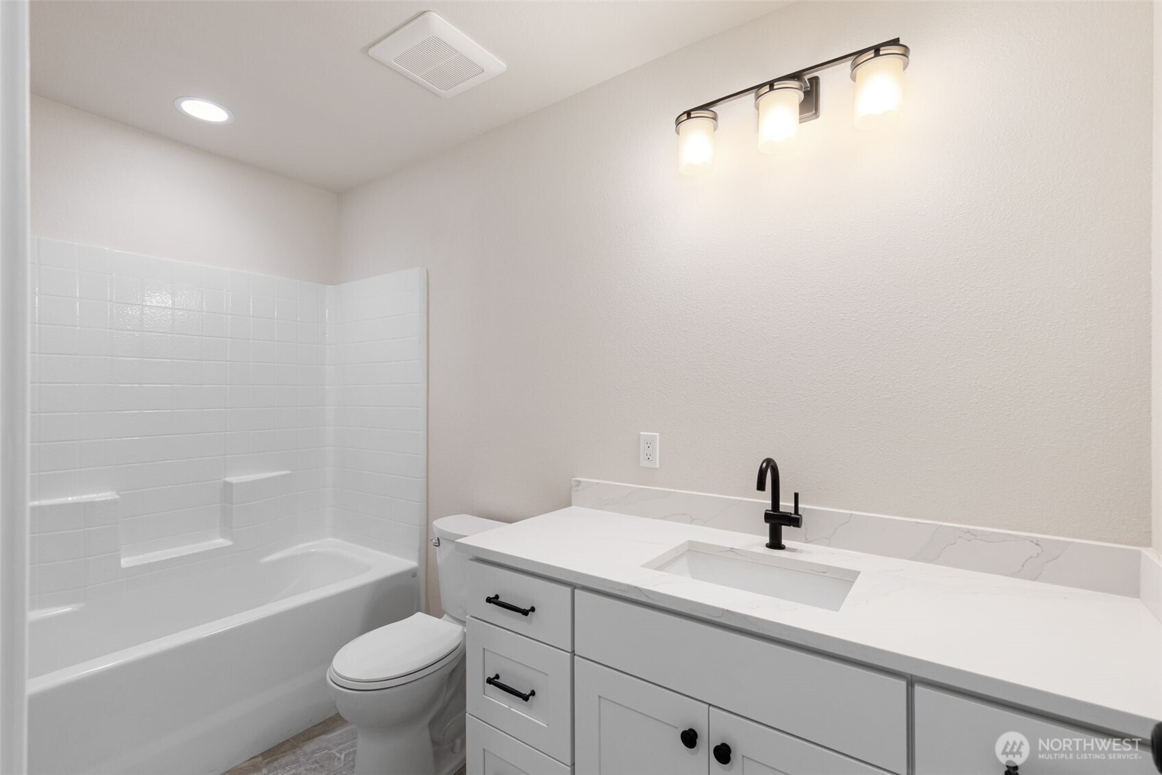 36671 Tamarack Drive NE, Hansville, WA 98340