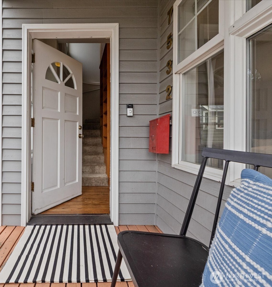 7532 9th Avenue NE, Seattle, WA 98115