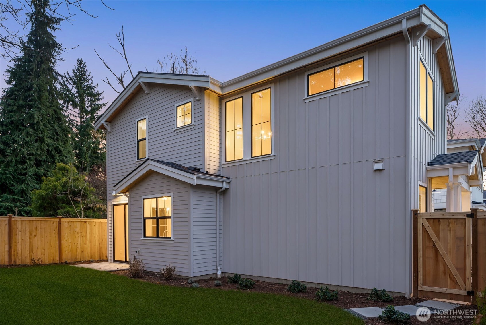 10618 NE 54th Lane , Kirkland, WA 98033