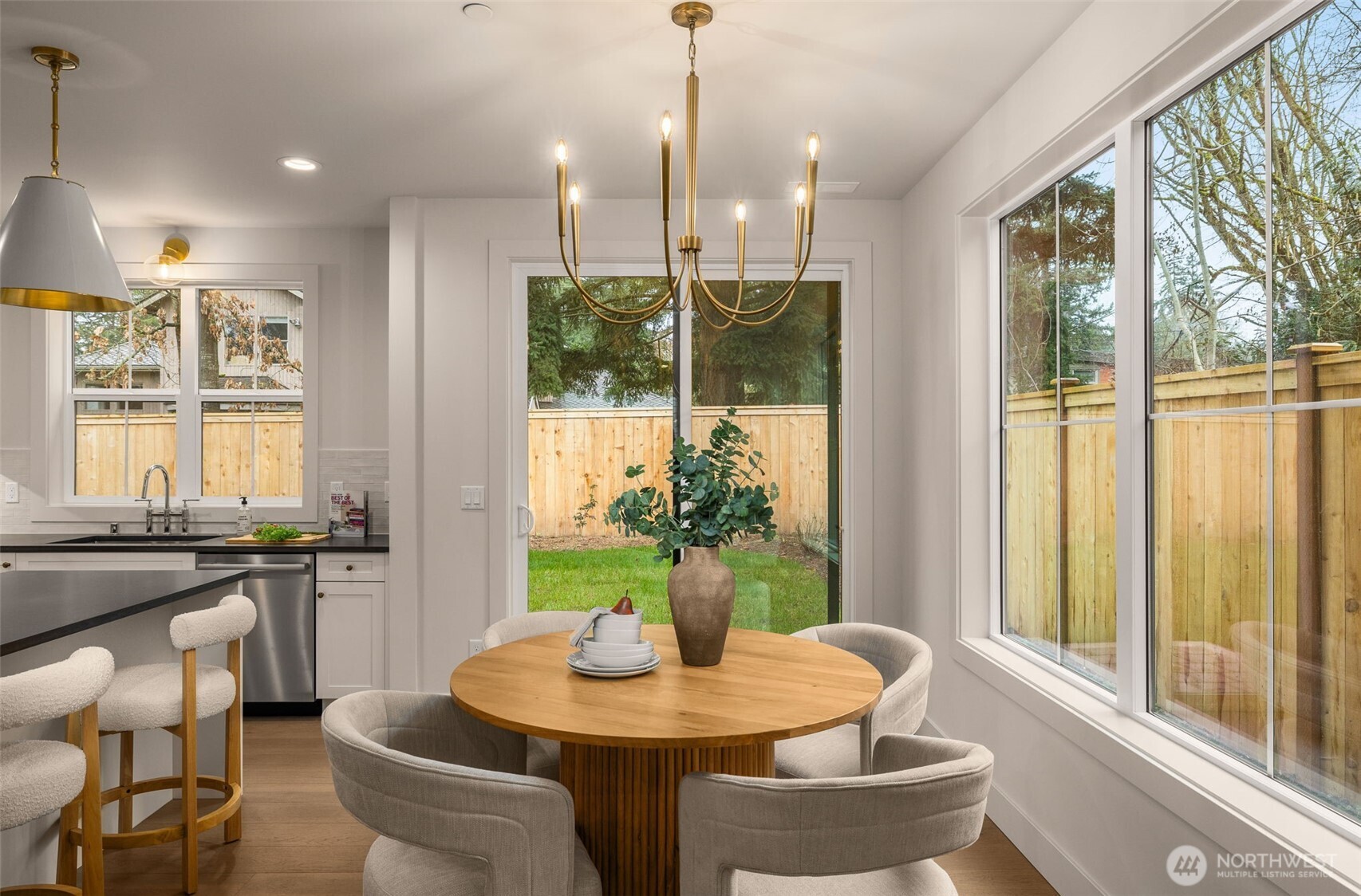 10618 NE 54th Lane , Kirkland, WA 98033