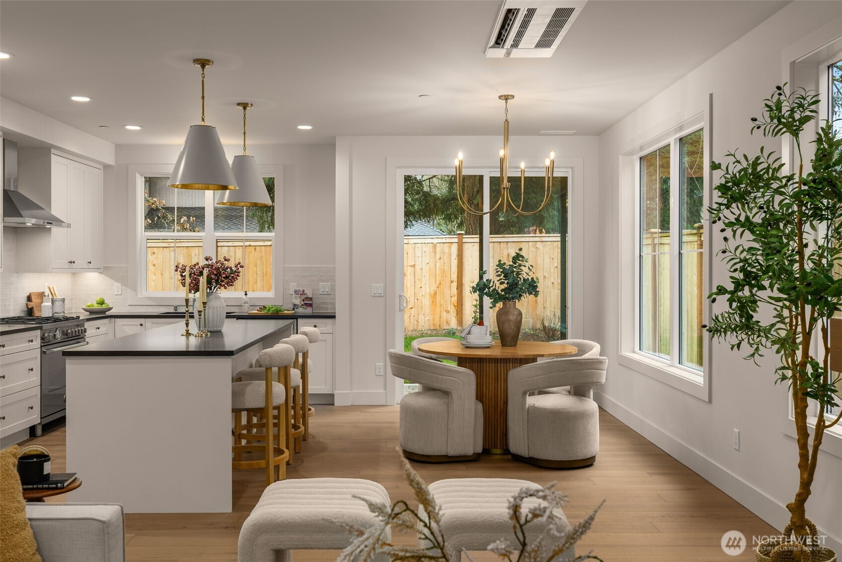 10618 NE 54th Lane , Kirkland, WA 98033