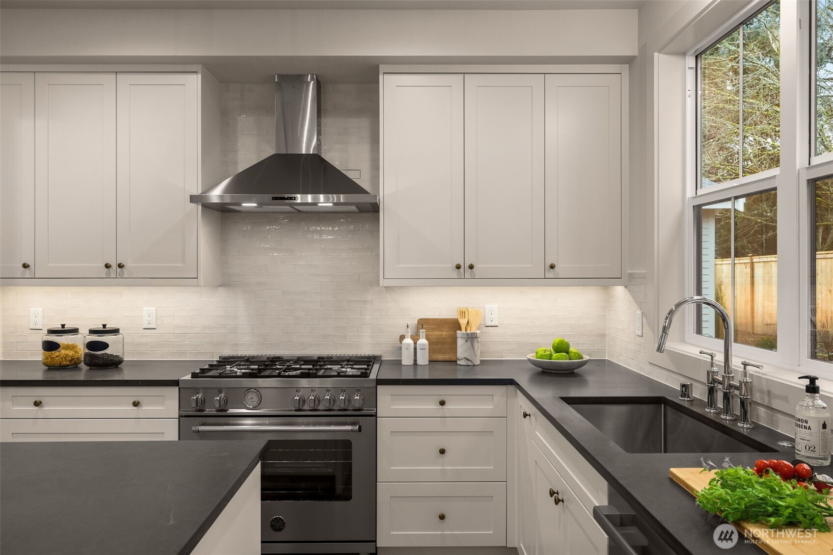 10618 NE 54th Lane , Kirkland, WA 98033