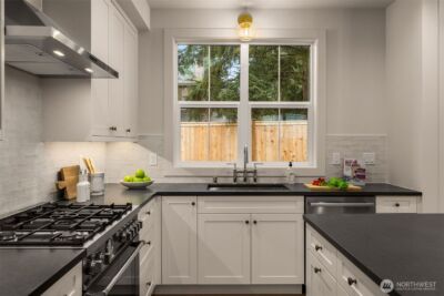 10618 NE 54th Lane , Kirkland, WA 98033 - Photo 17