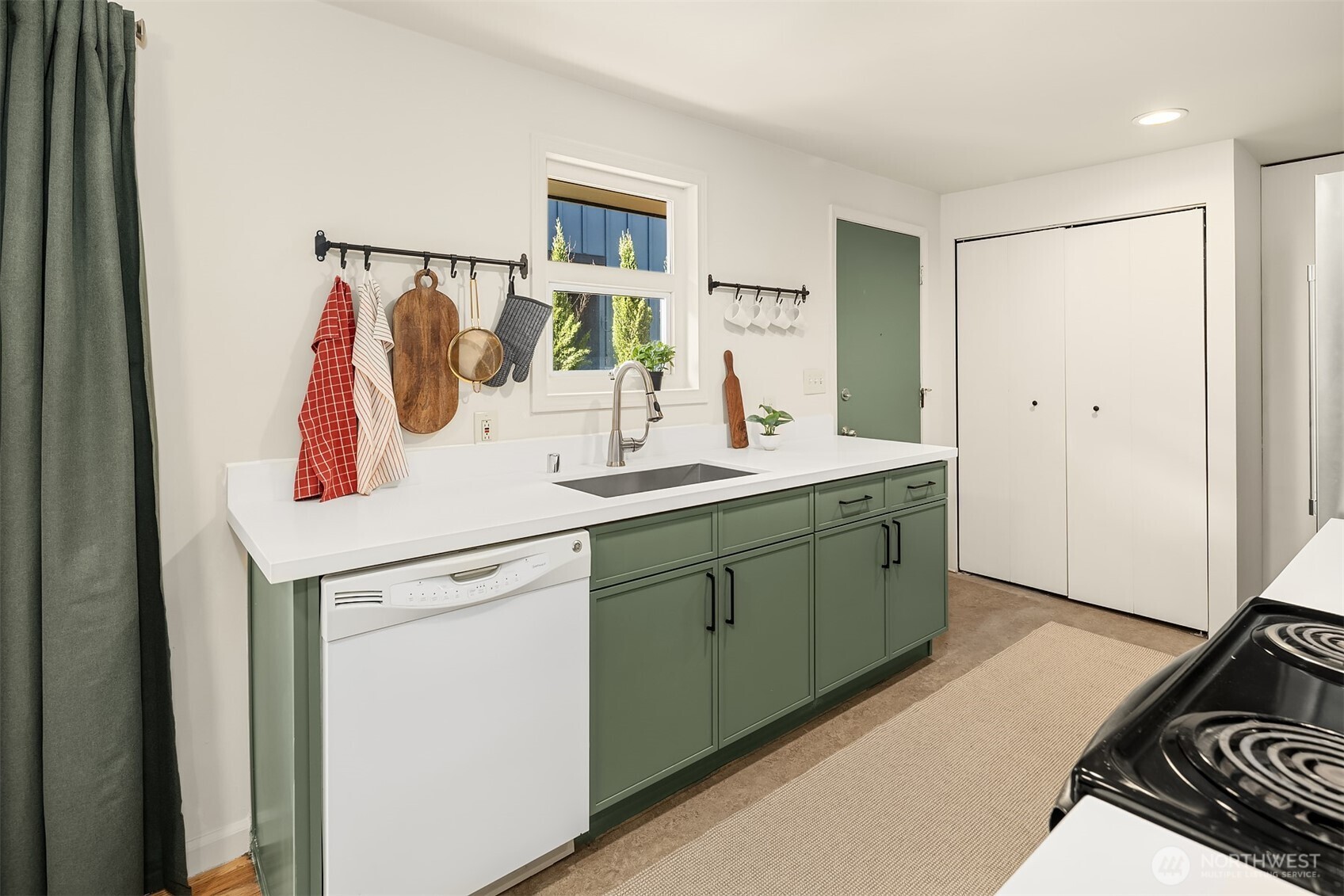 5035 25th Avenue SW, Seattle, WA 98106