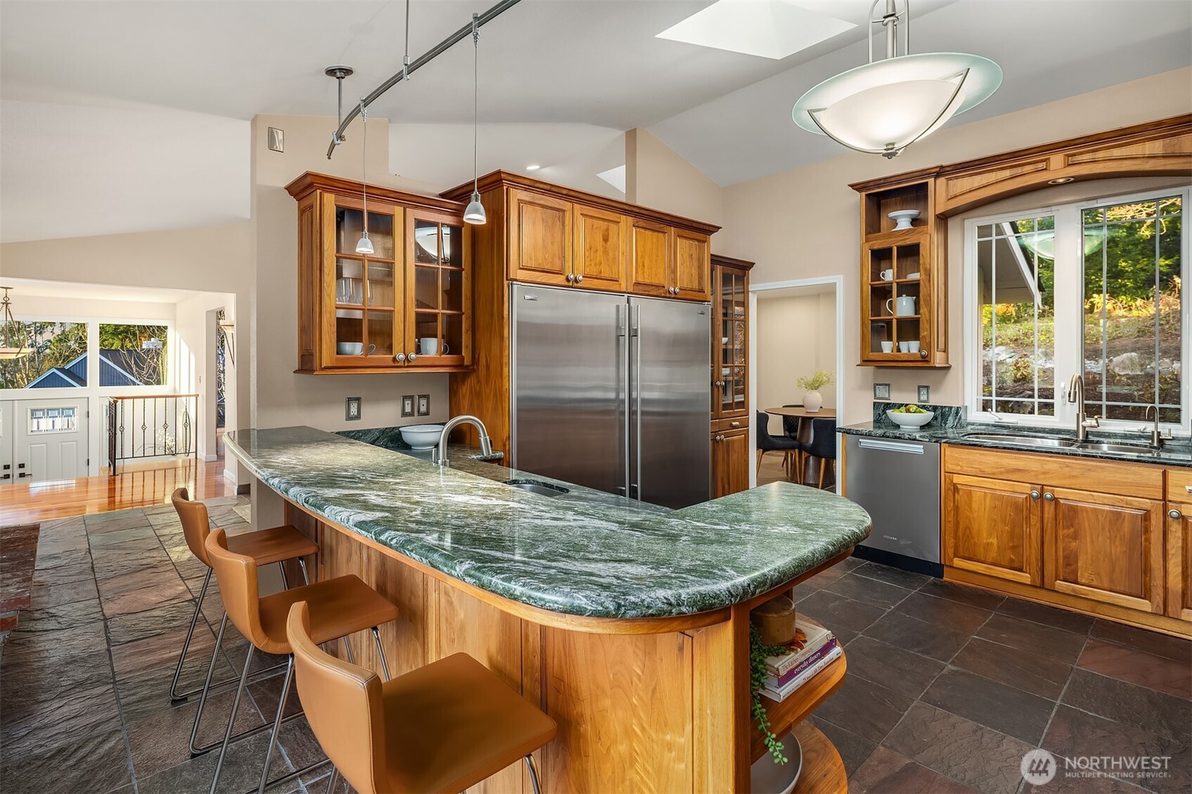 8413 SE 53rd Place , Mercer Island, WA 98040