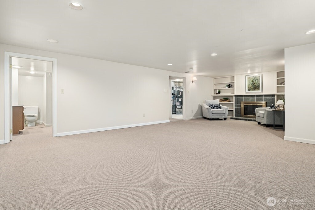 5720 59th Avenue NE, Seattle, WA 98105-2028