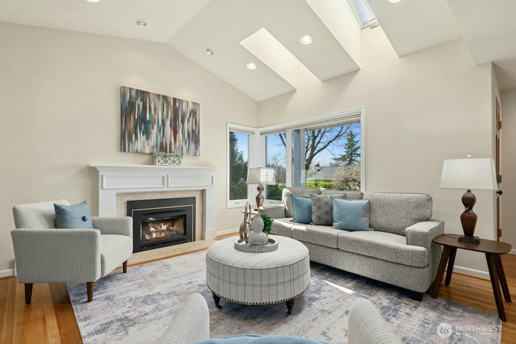 5720 59th Avenue NE, Seattle, WA 98105-2028