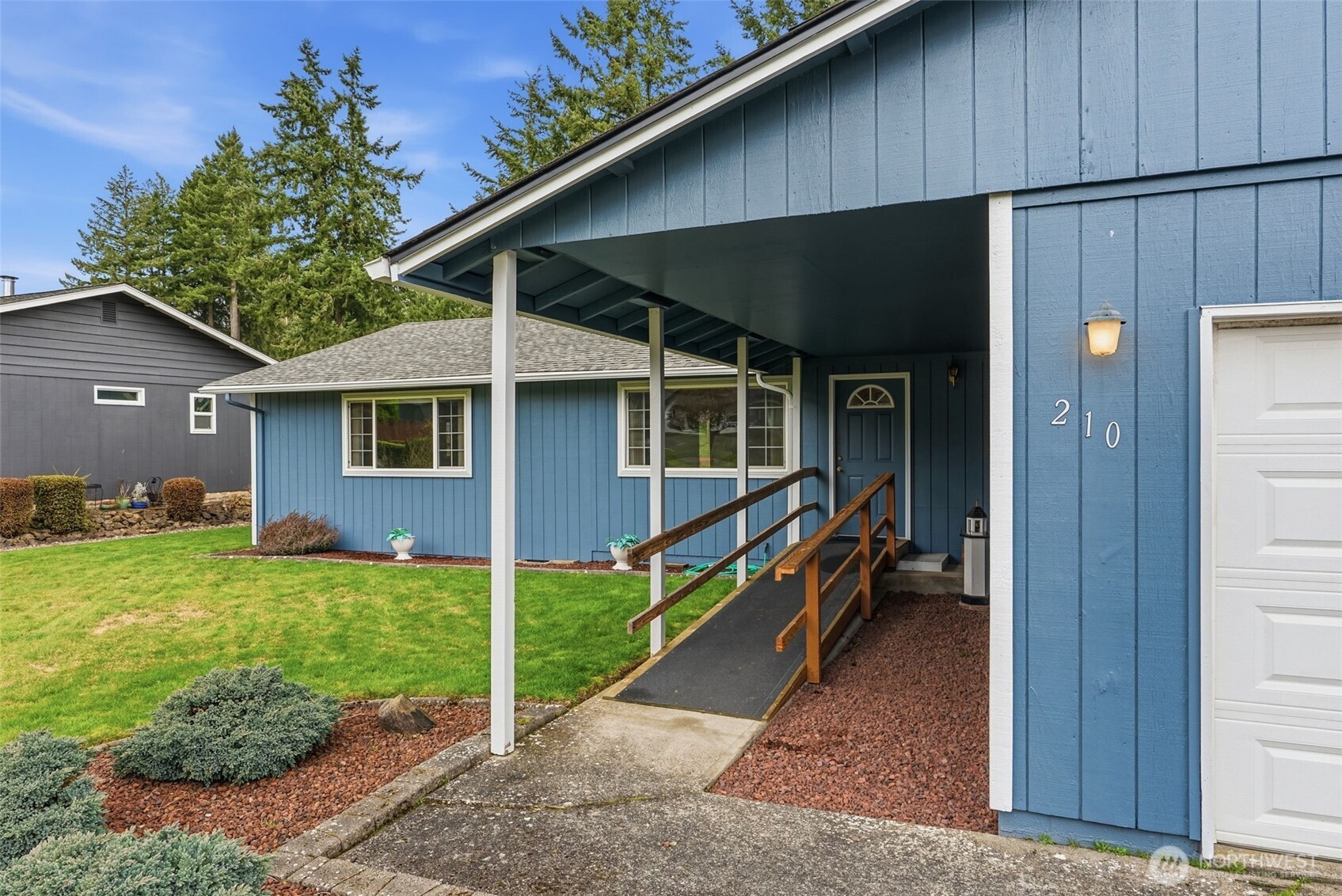 210 Beacon Hill Drive , Longview, WA 98632