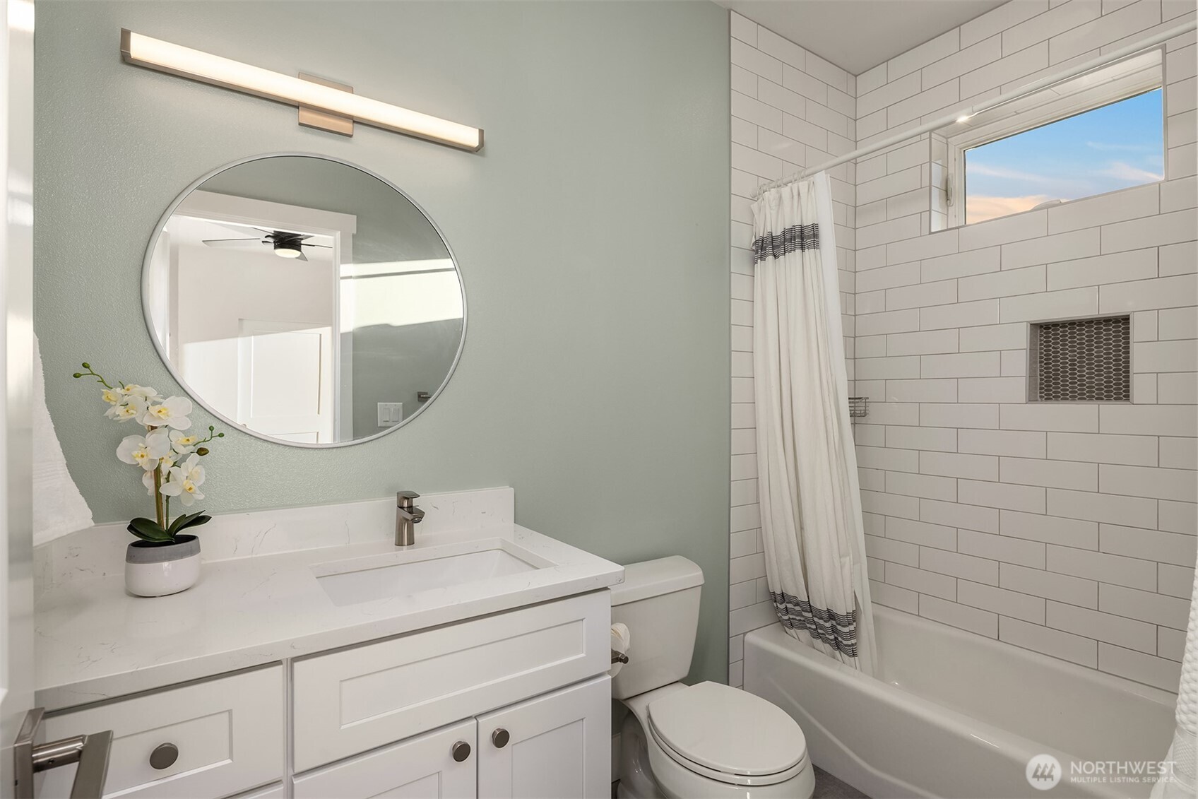 10210 428th Avenue SE, North Bend, WA 98045-9498