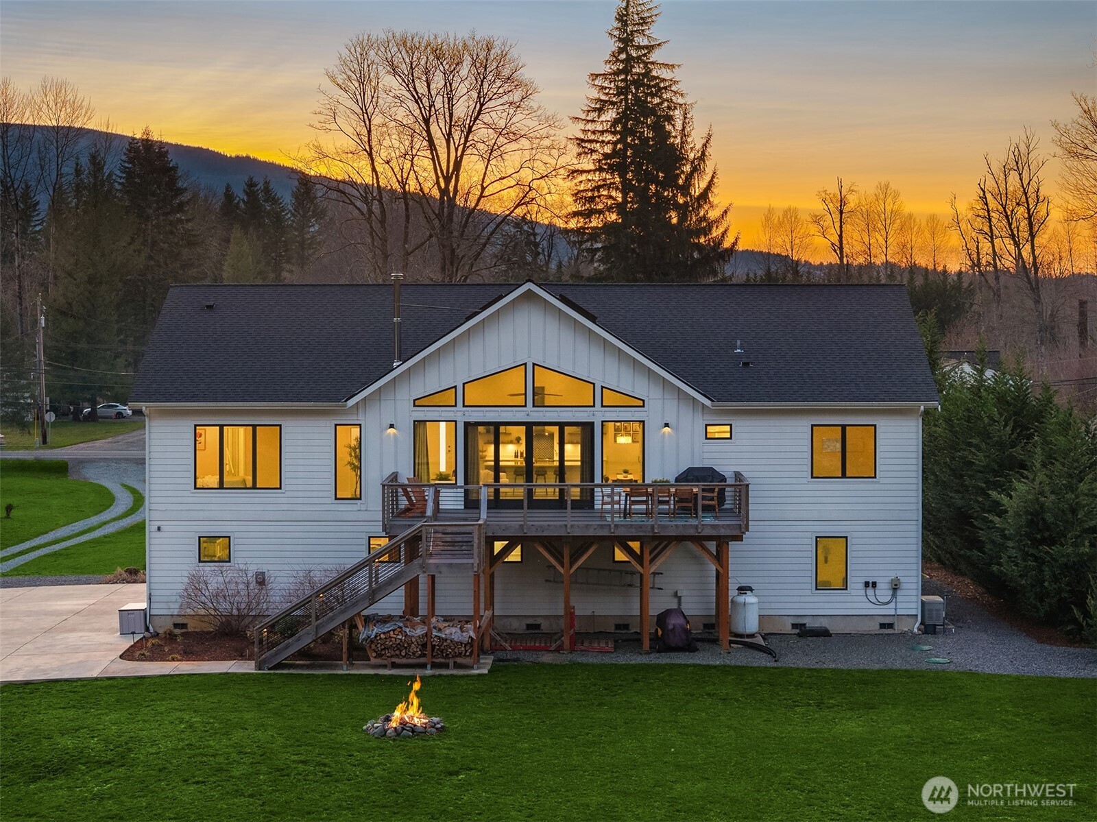 10210 428th Avenue SE, North Bend, WA 98045-9498