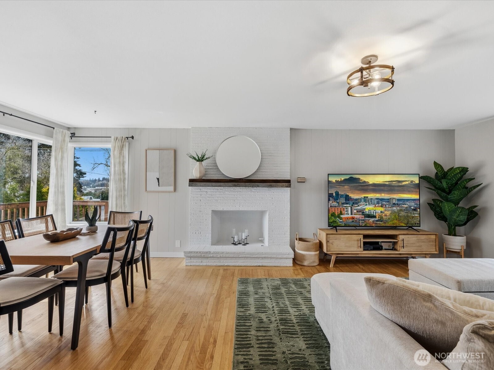 18604 105th Avenue NE, Bothell, WA 98011