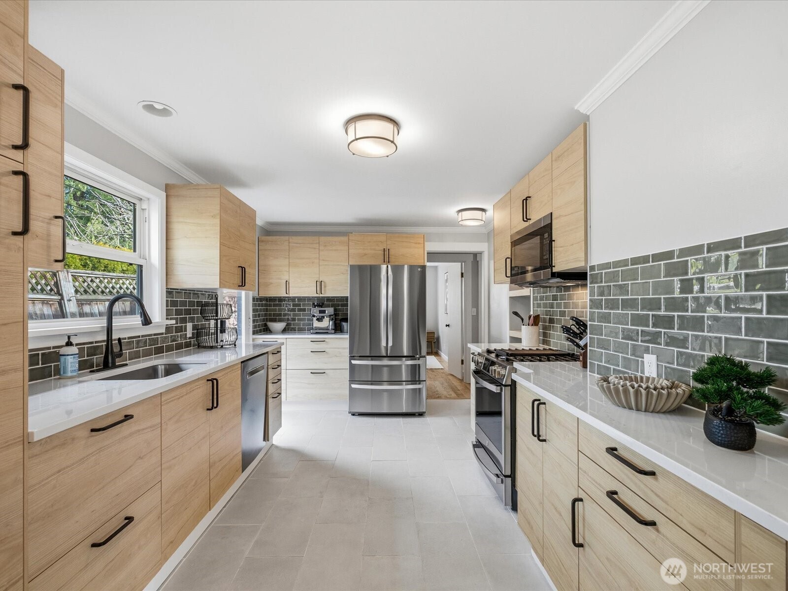 18604 105th Avenue NE, Bothell, WA 98011