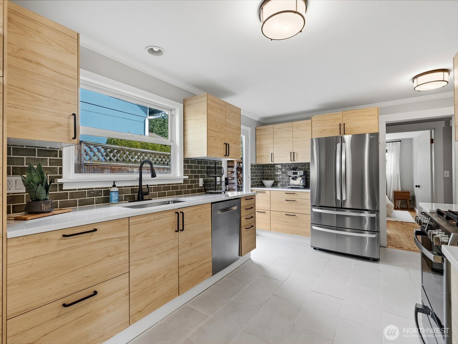 18604 105th Avenue NE, Bothell, WA 98011