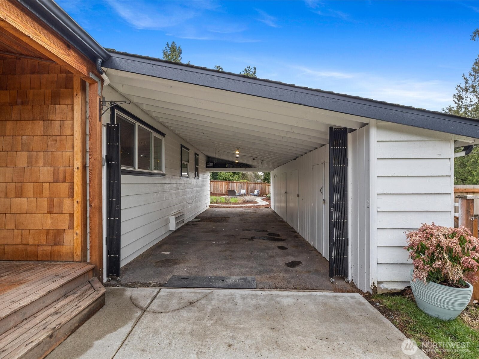 18604 105th Avenue NE, Bothell, WA 98011