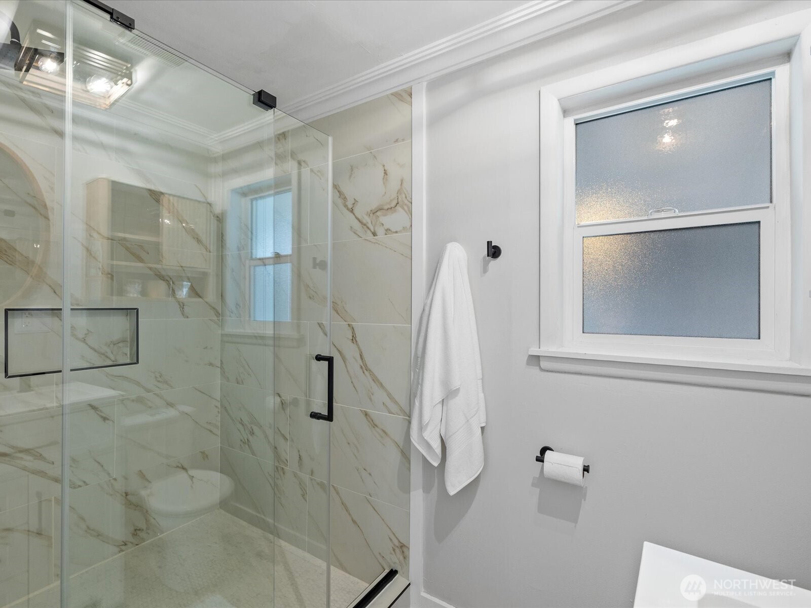 18604 105th Avenue NE, Bothell, WA 98011